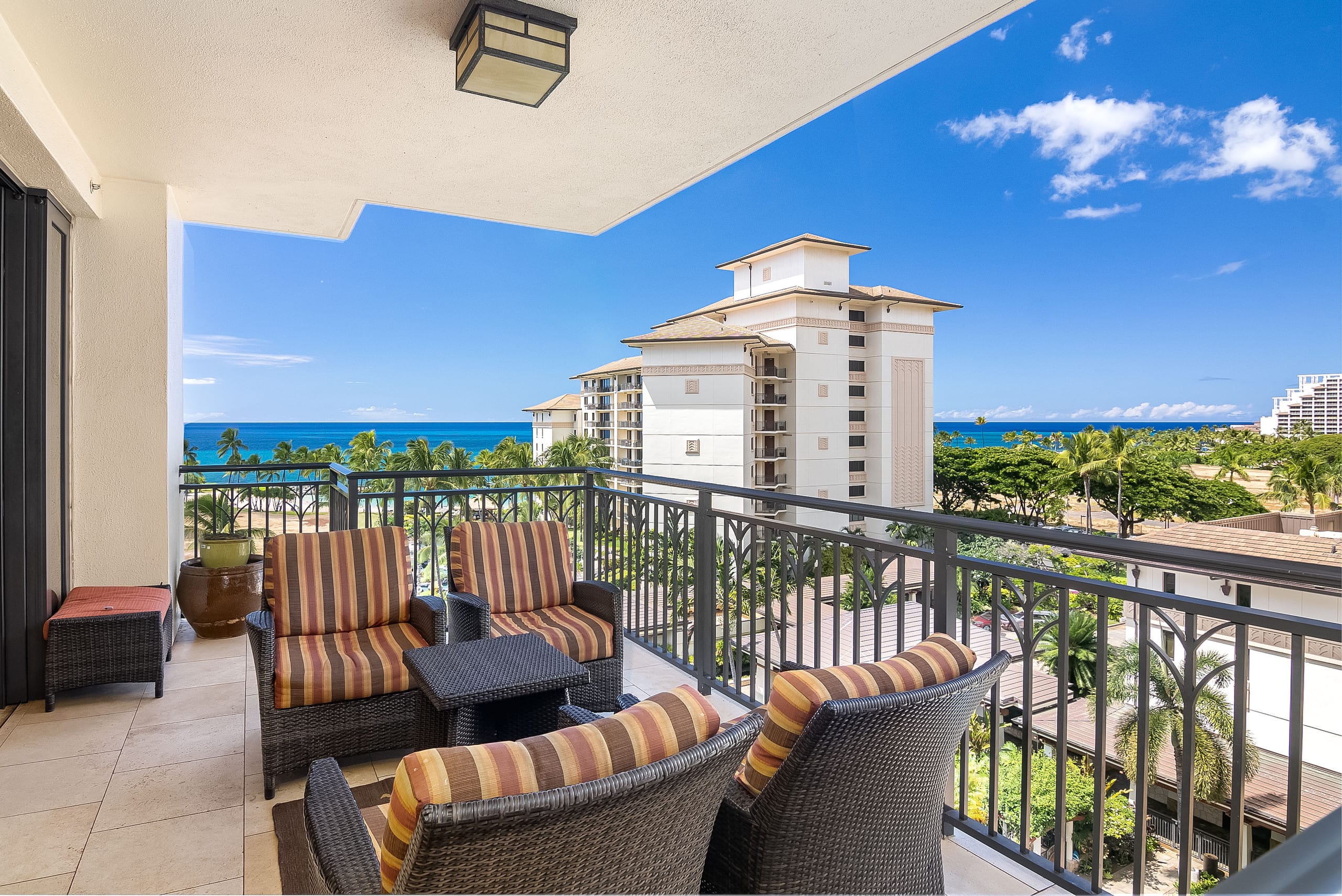 Condo in Kapolei · ★5.0 · 2 bedrooms · 4 beds · 2 private baths - Image 1