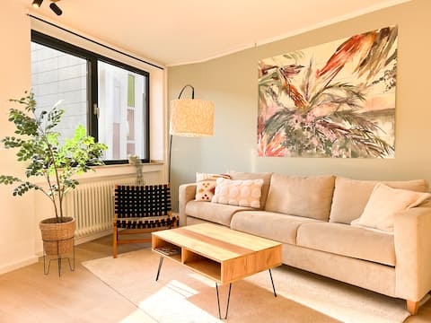 Top performing Airbnb: 2 king size beds | up to 5 people | near cathedral & RWTH in Aachen