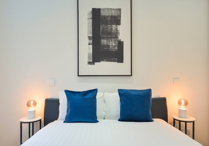 Designer New Soho Mews House gallery image 3