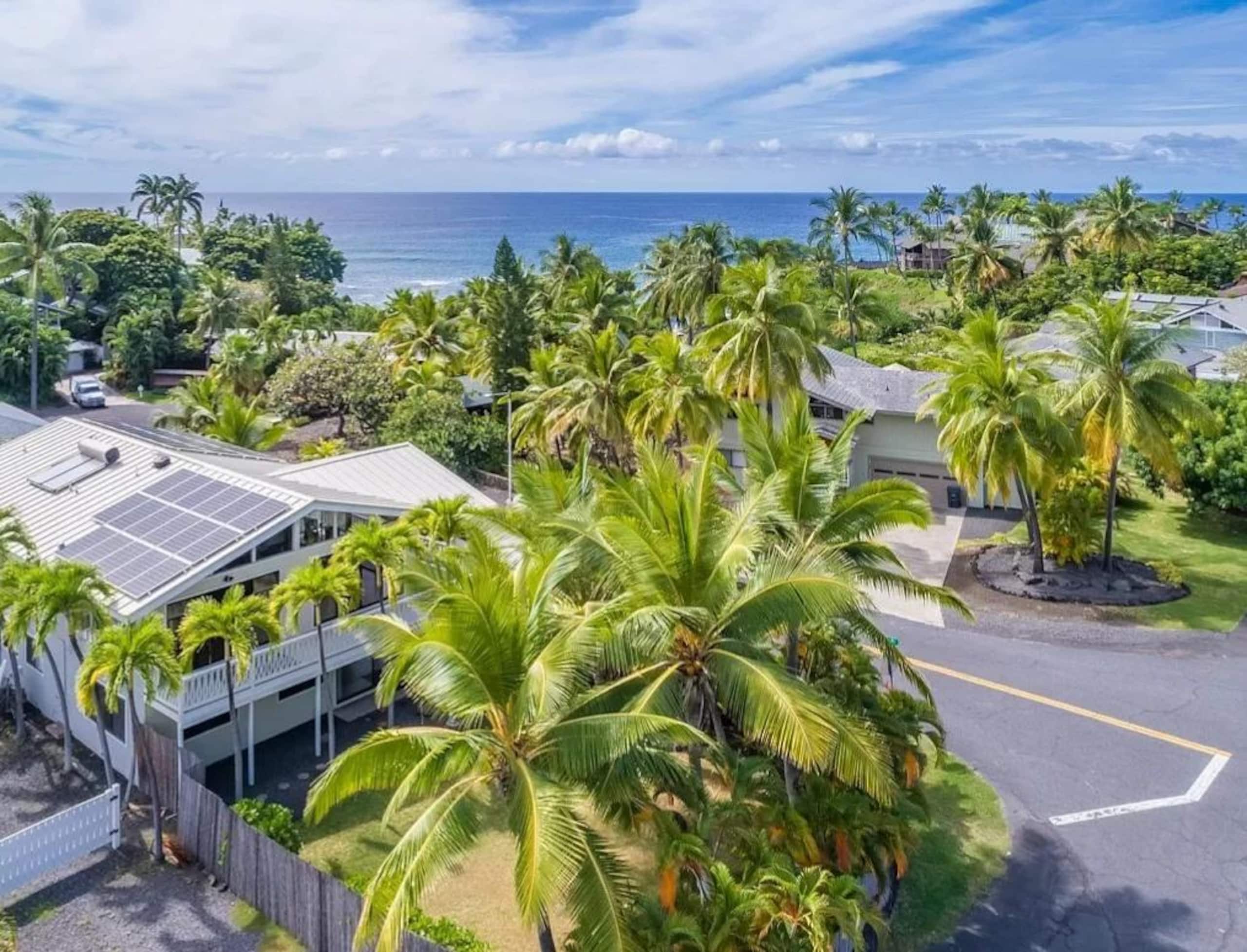 Home in Kailua-Kona · ★4.9 · 3 bedrooms · 5 beds · 2.5 baths - Image 32