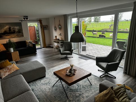 Popular Airbnb listing: Vacation Home With Garage in Zuid Holland