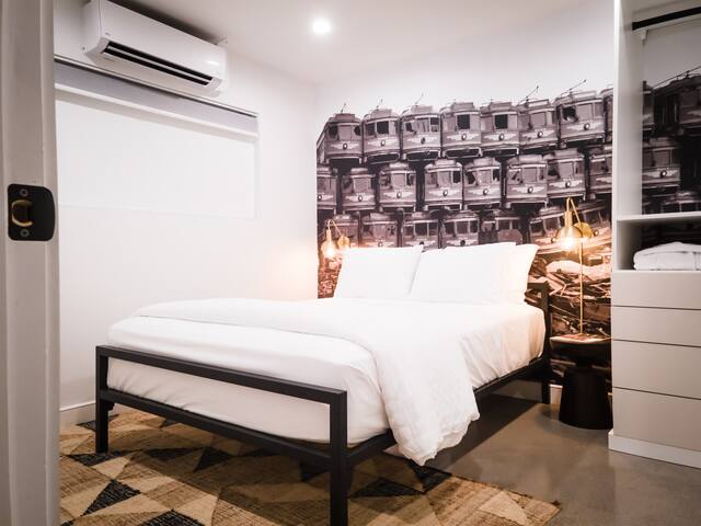 1 min walk to beach. Parking. Ocean View Rooftop gallery image 4