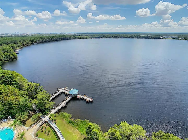 Lakeview Retreat! Near Disney! - Lake Buena Vista, FL