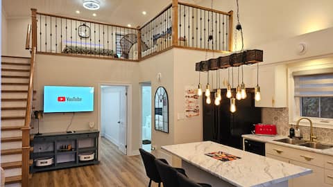 Popular Airbnb listing: Entire Family House | 2BR | Stylish & Spacious in Scarborough—Guildwood