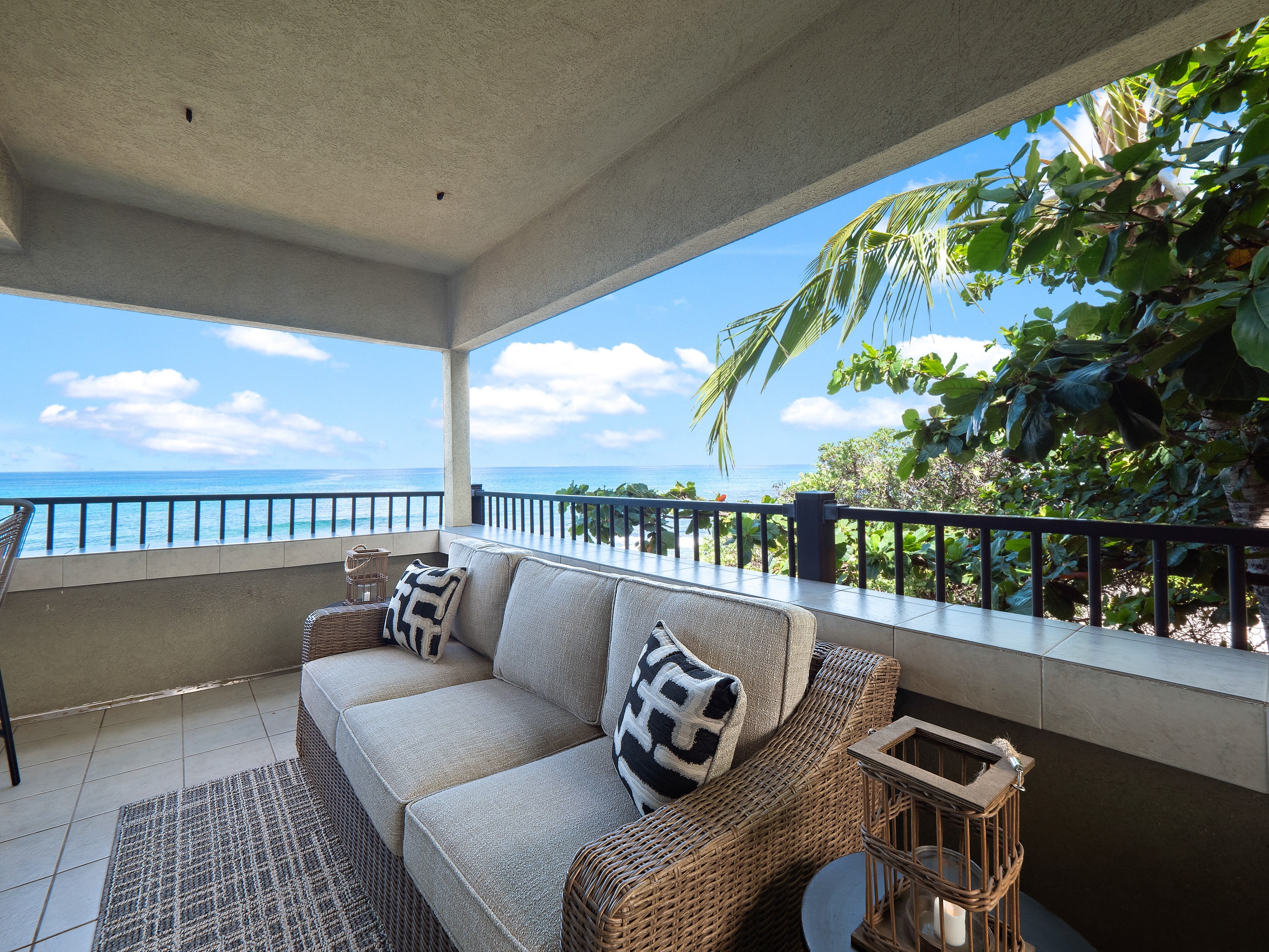Gorgeous Unit, Stunning Views! - Image 29