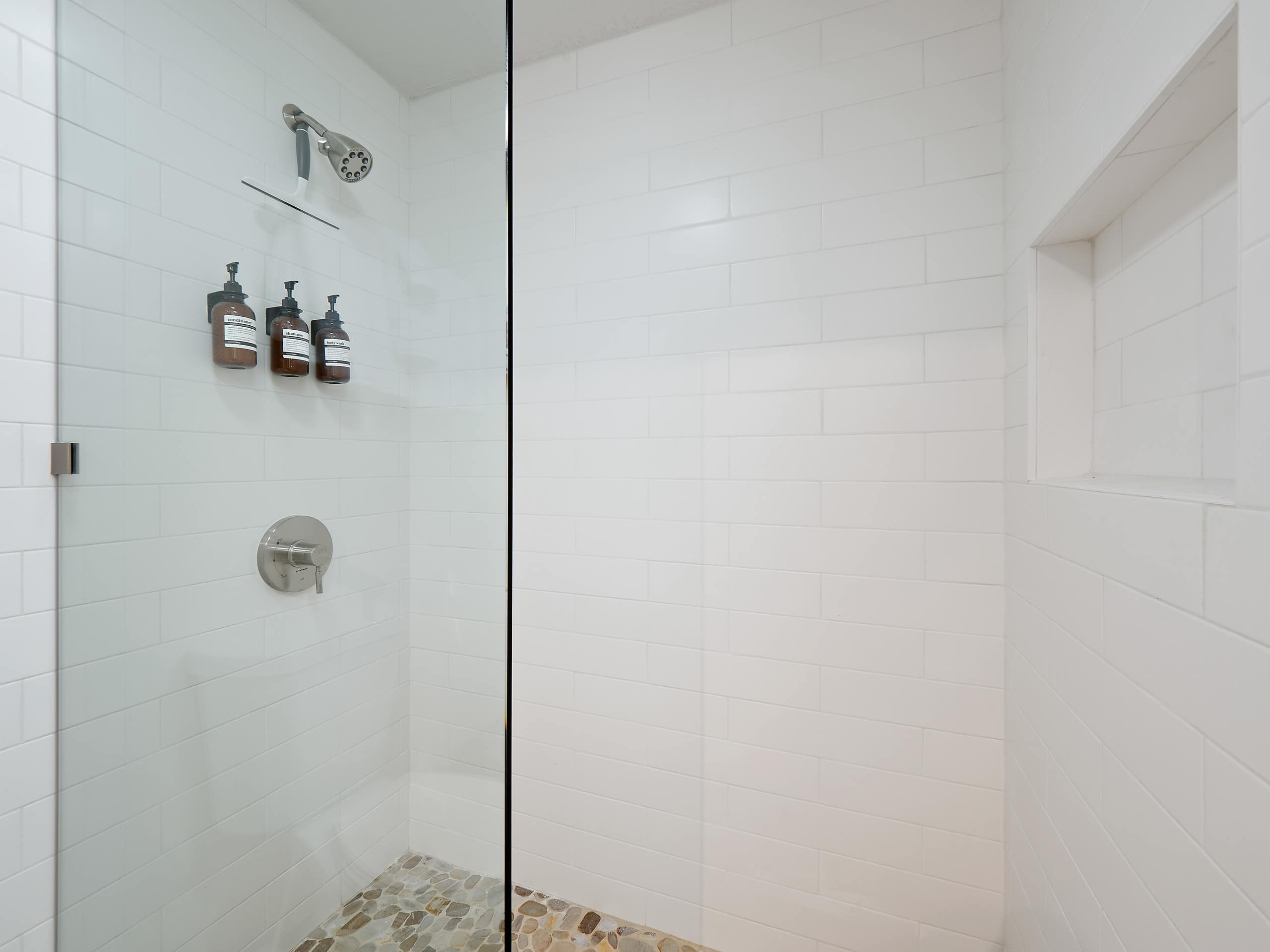Gorgeous Unit, Stunning Views! - Image 21