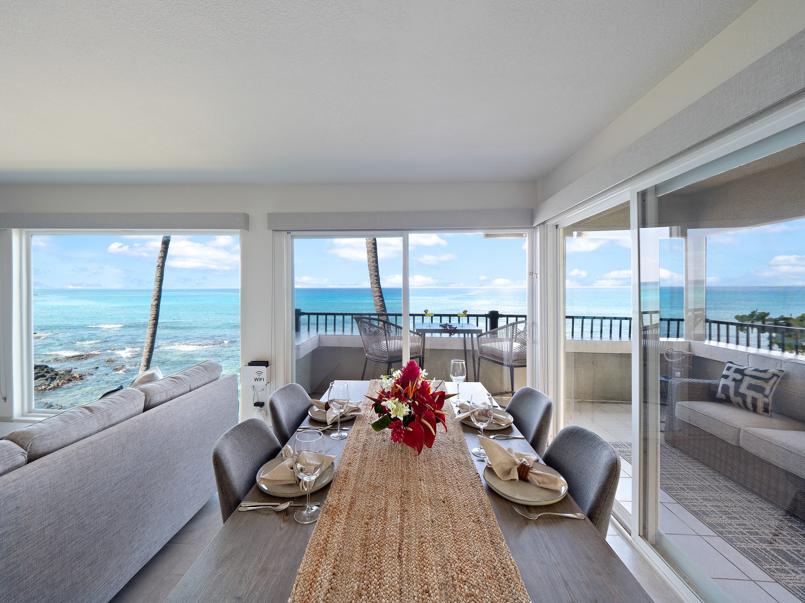 Gorgeous Unit, Stunning Views! - Image 12