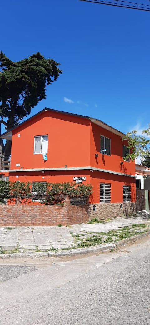 Ground Floor Apartment 4 blocks from the sea