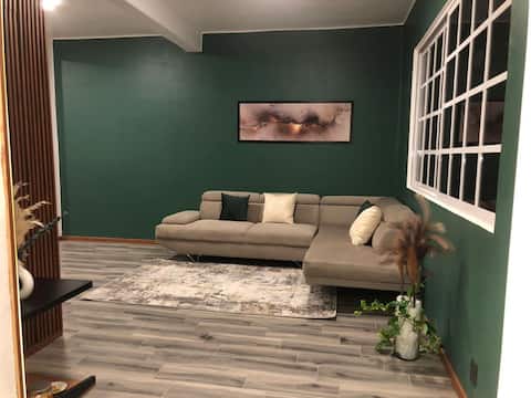 Top Airbnb: The Urban Oasis Retreat in Juárez