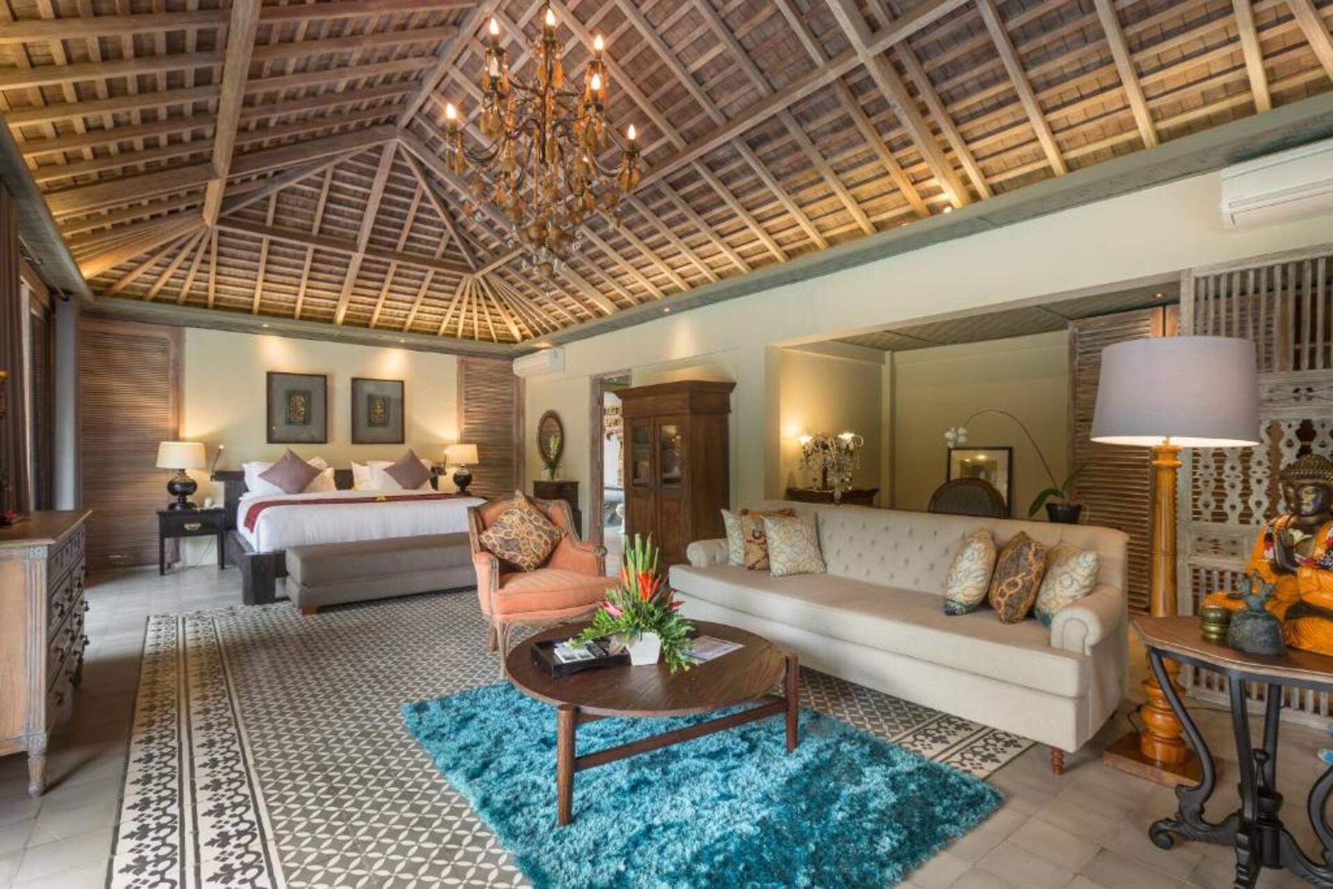 Beach Club Retreat 4 Bedroom Private Villa in Bali 2