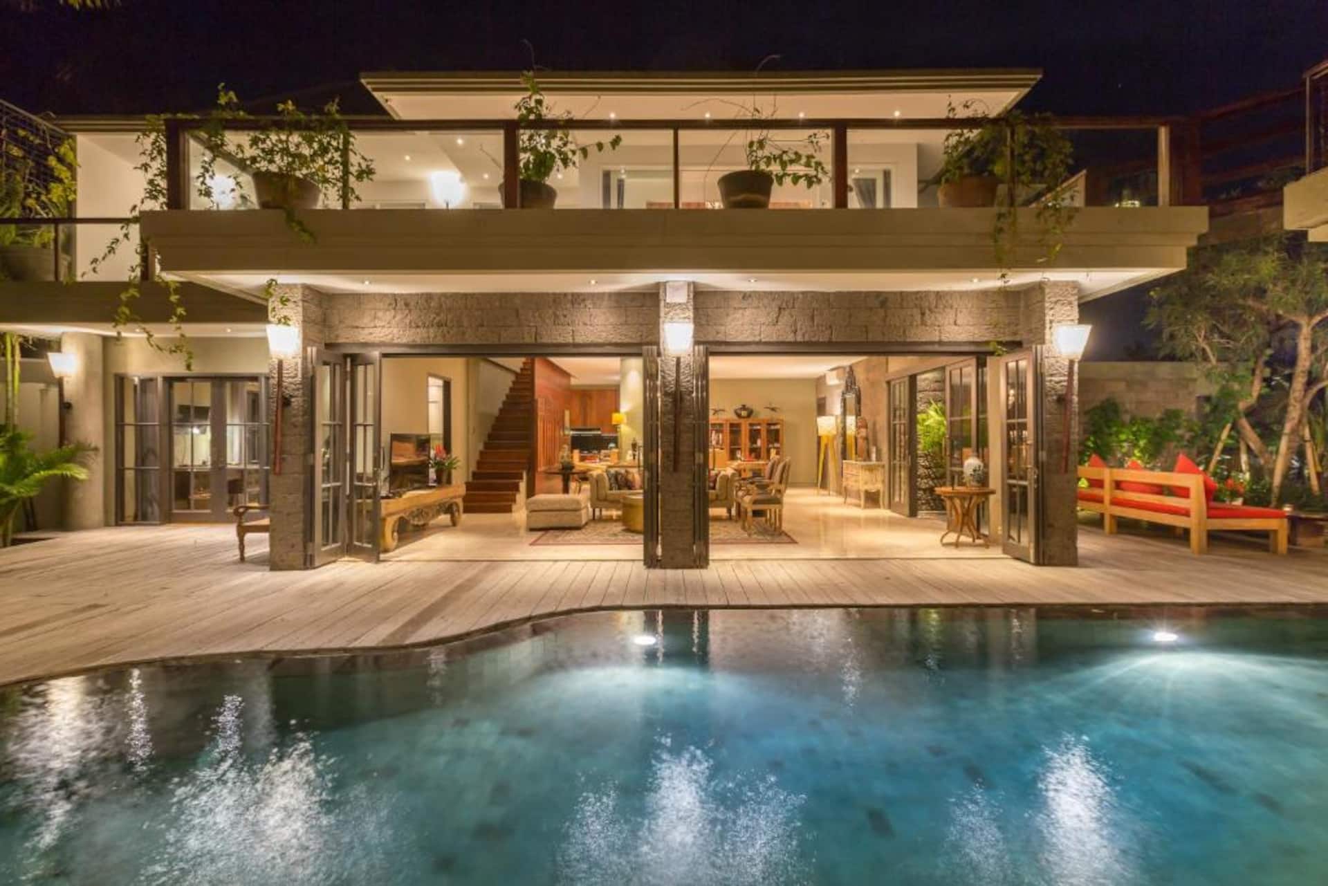 Beach Club Retreat 4 Bedroom Private Villa in Bali 2