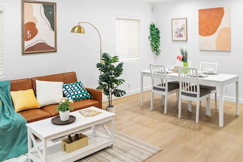 Popular Airbnb listing: Modern 2B1B Near SAP, SJSU, Convention Center in San Jose University