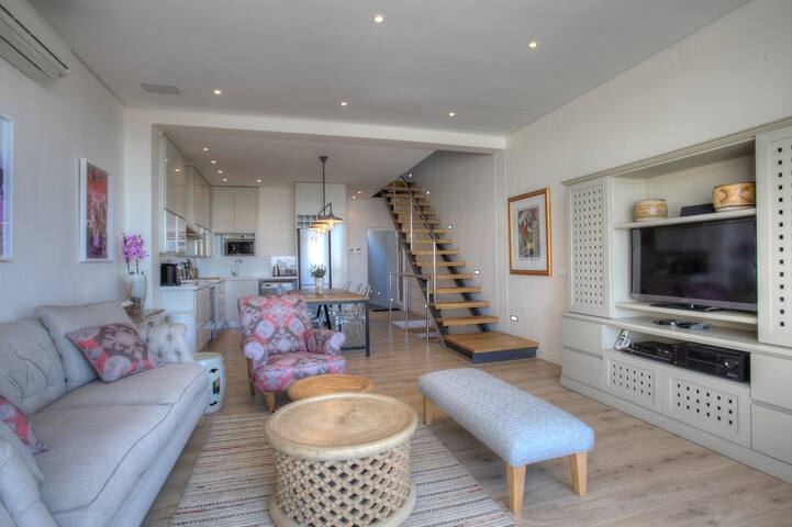 Loader Modern gallery image 2