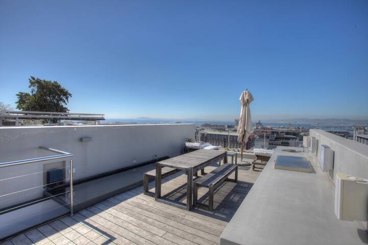 Loader Modern gallery image 5