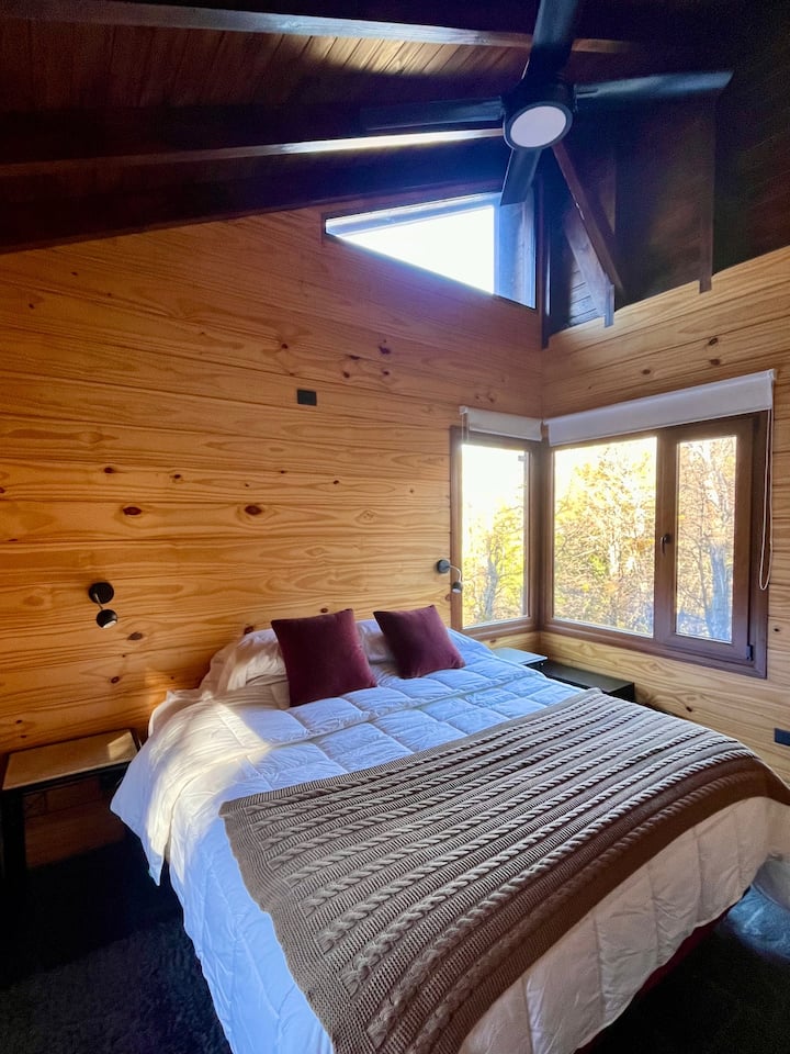 Chambre principale en suite avec sommier.
