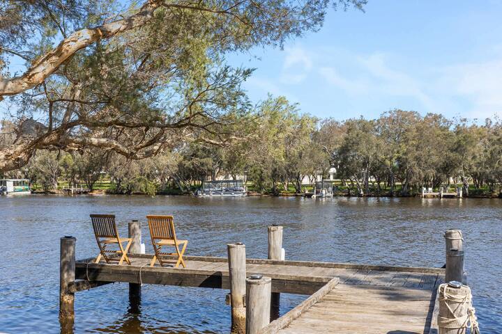 Luxury Riverside Escape with Private Jetty gallery image 5