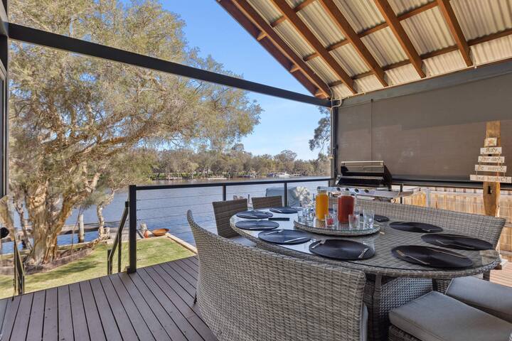 Luxury Riverside Escape with Private Jetty gallery image 4