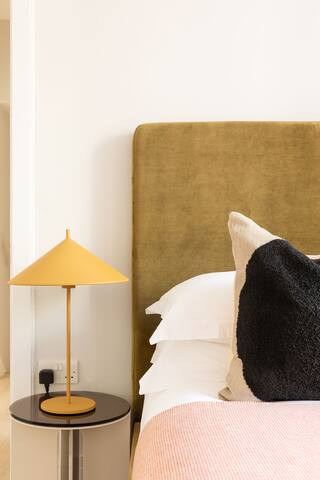 74 – 78 Marylebone Lane (Two-Bedroom Apartment) gallery image 3