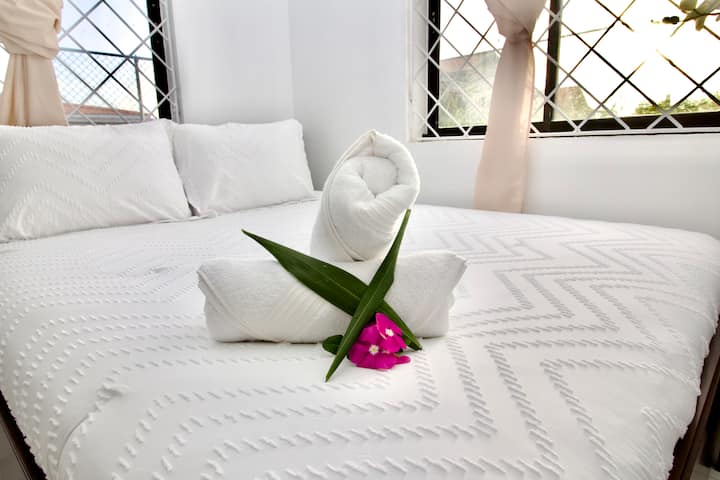 ห้องนอนที่ 2 (เตียงควีนไซส์)