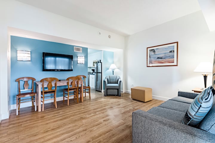1 Bedroom Condo Near The Boardwalk - Virginia Beach, VA