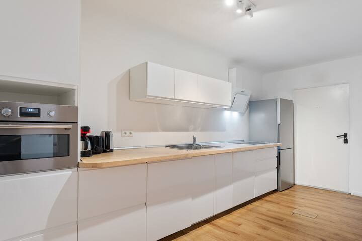 Big stay for 13 in Kreuzberg gallery image 3