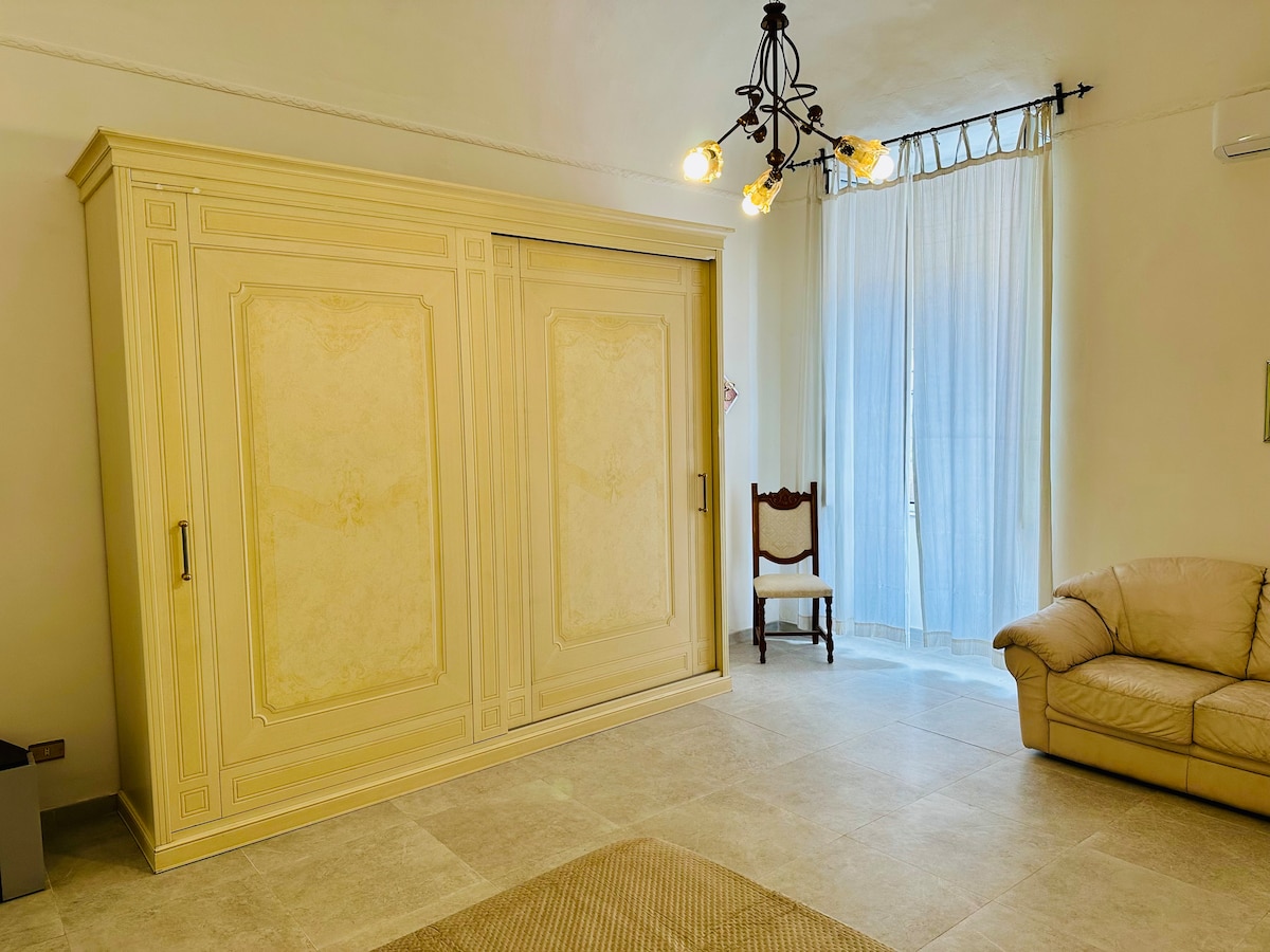 Airbnb con mejor rendimiento: Borolì - Neapolis Pompeii Vesuvius Apartment en Torre Annunziata