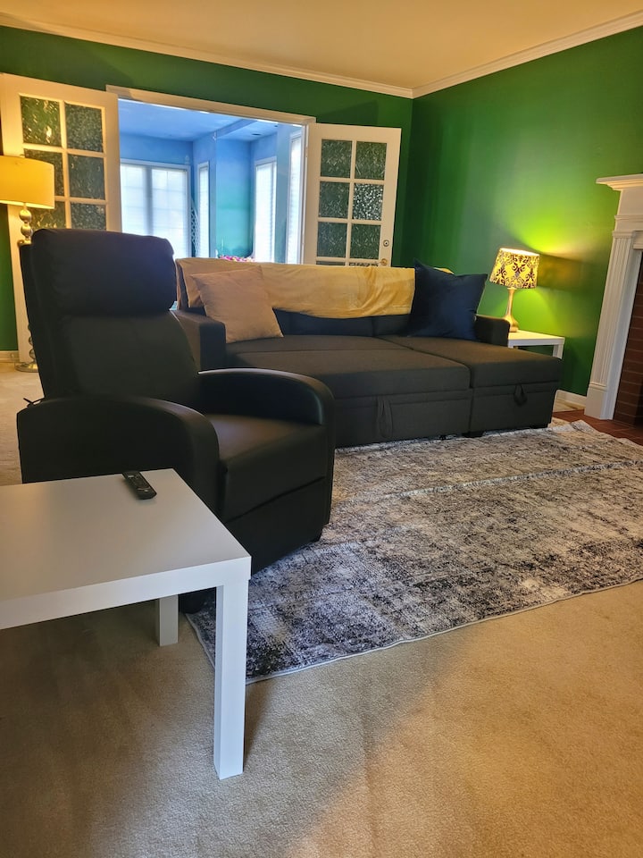5 Min From Legacy Sports Complex, West Side. - Springfield, IL