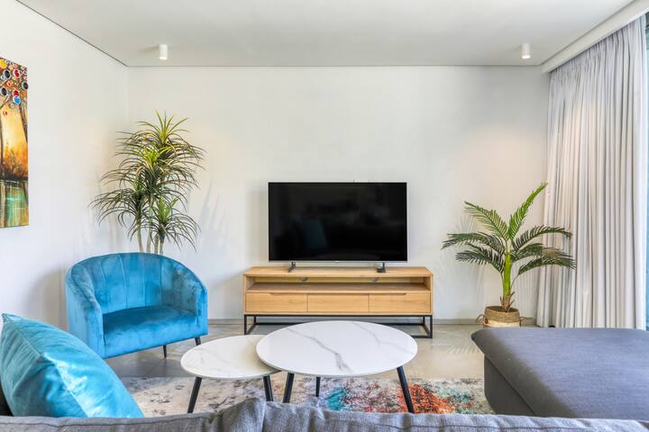 Always-Power Panoramic Mountain Apartment gallery image 4