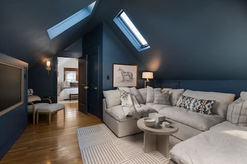 The Auburn Place: Cozy 3BR Home in Wauwatosa