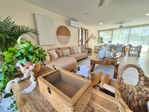 Popular Airbnb listing: Cruz huanacaxtle Villa 4BDR with Private Pool in Cruz De Huanacaxtle