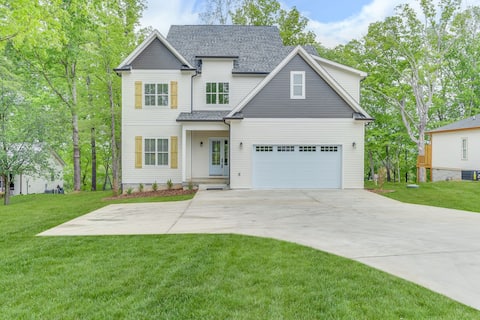 Majestic Lakehaven-hot tub-boatdock-pool table