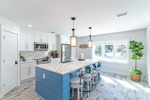 Family Home 3BR. FIRE PIT. Private fenced yard