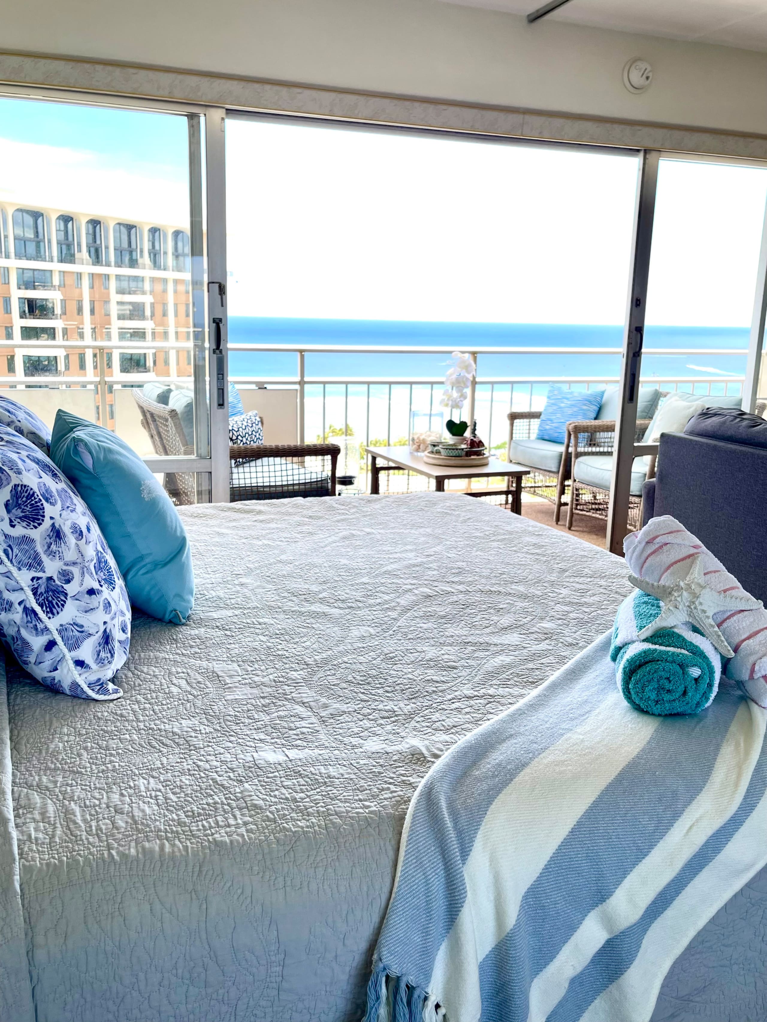 Condo in Honolulu · ★4.78 · 1 bedroom · 1 bed · 1 private bath - Image 14