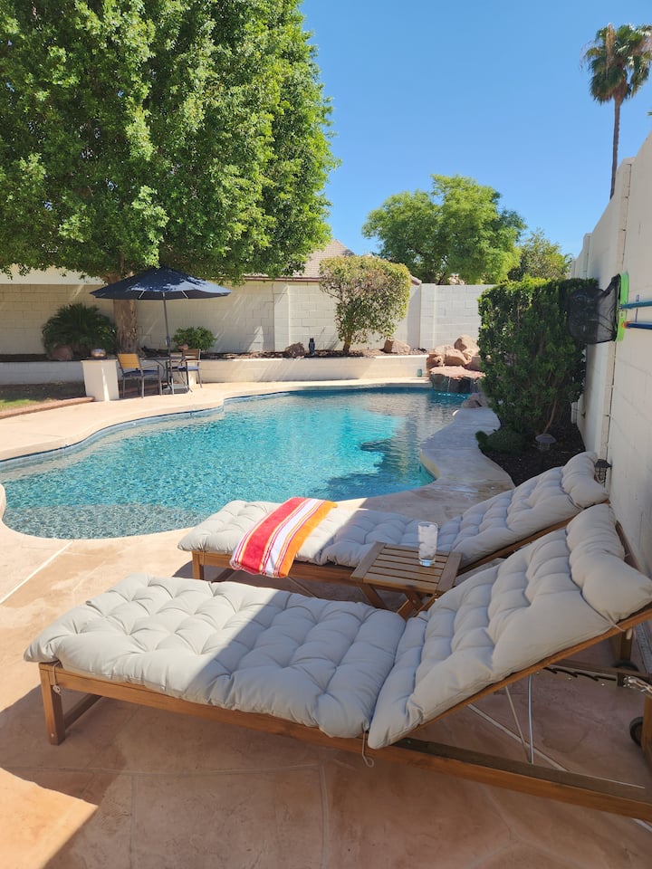 New! Quiet Family Oasis - Heated Pool - Mesa, AZ