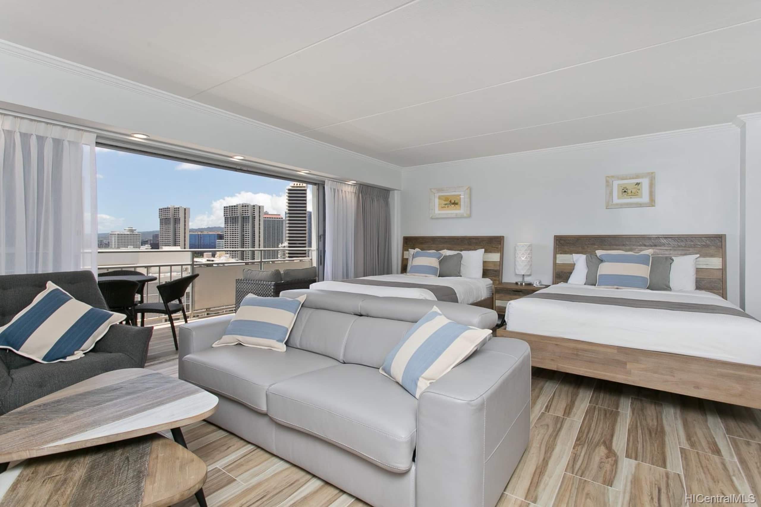 Condo in Honolulu · ★4.84 · 1 bedroom · 3 beds · 1 private bath - Image 9