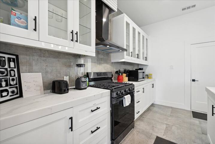 The Terrace In Dallas | 5 Mins To Downtown Dallas gallery image 5