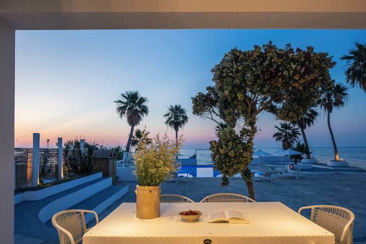 Villa Deluxe beachside retreat gallery image 5