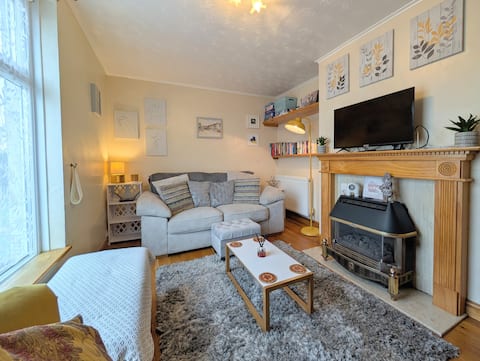 Homely Town House In Helston