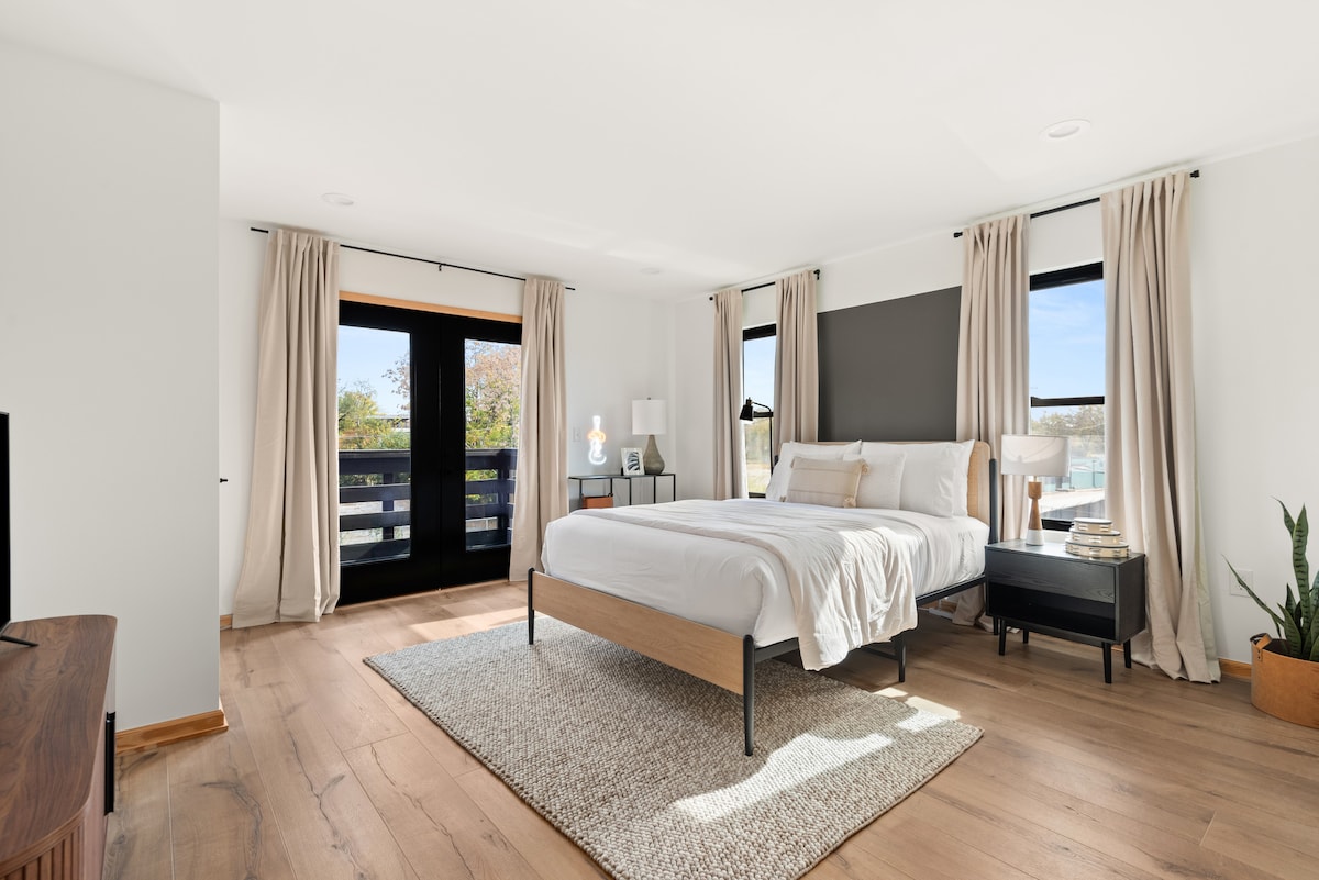 Soft queen mattress + luxury bedding will make you never want to get out of bed.