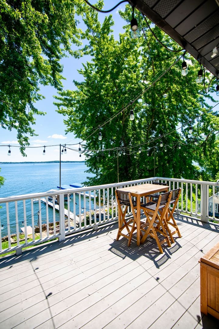 Private Patio Lakefront Oasis, Near Downtown - Madison, WI