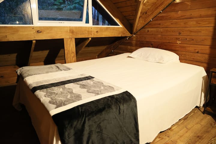 חדר פרטי, חדר רחצה משותף. 