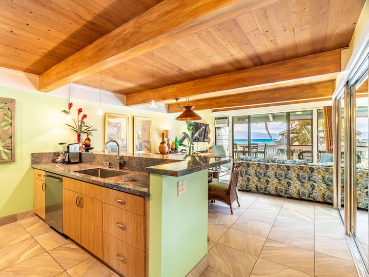 Beautiful 3 Bedroom Oceanfront - Maui, HI
