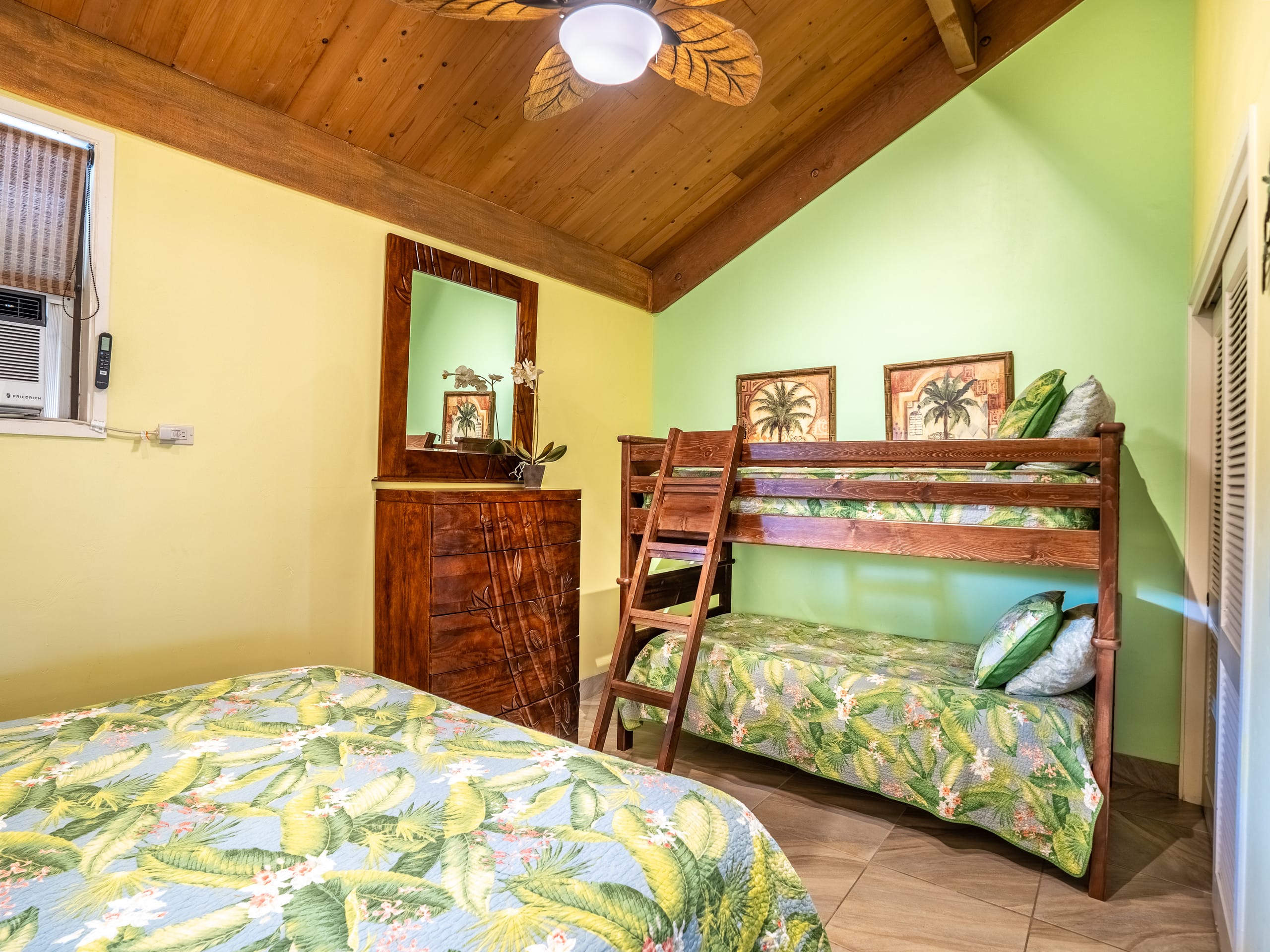 Condo in Lahaina · ★4.8 · 3 bedrooms · 5 beds · 2 private baths - Image 1