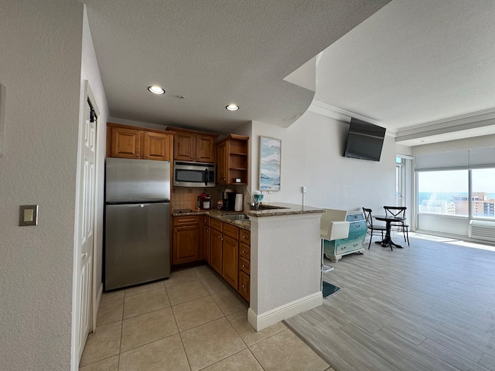 Penthouse With Panoramic Views - Daytona Beach
