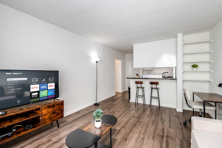1-bd In Ktown |Secure Gated Parking & Fast Wifi! - Los Angeles