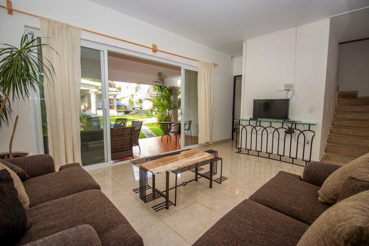 Airbnb con mejor rendimiento: NEW! Bamboo El Mango (Pool & Fun) en Moctezuma