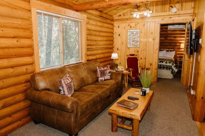 Ponderosa Pet-friendly Cabin - Montana