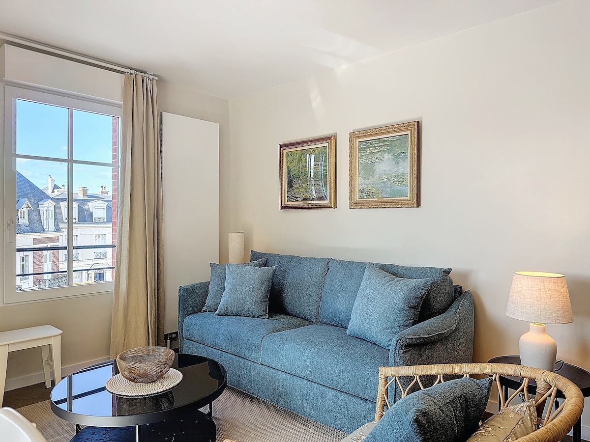 Top Airbnb: The Royal YourHostHelper in Deauville