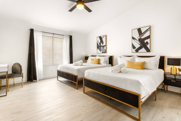 North Vegas Oasis 5BR, Games, BBQ, Heated Pool/Spa gallery image 3