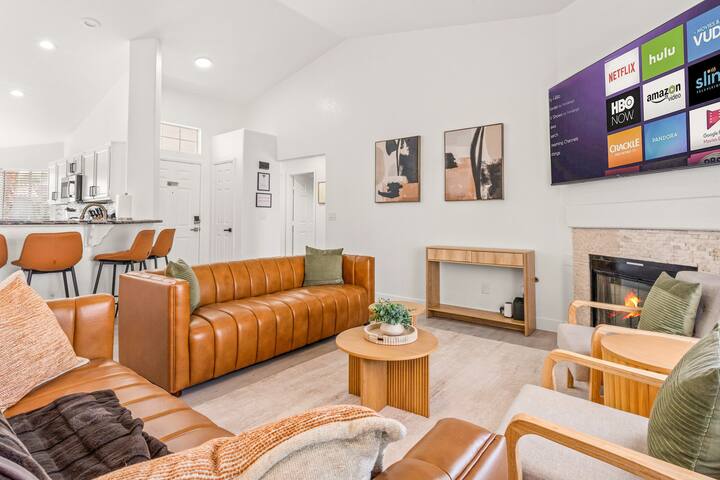 North Vegas Oasis 5BR, Games, BBQ, Heated Pool/Spa gallery image 2